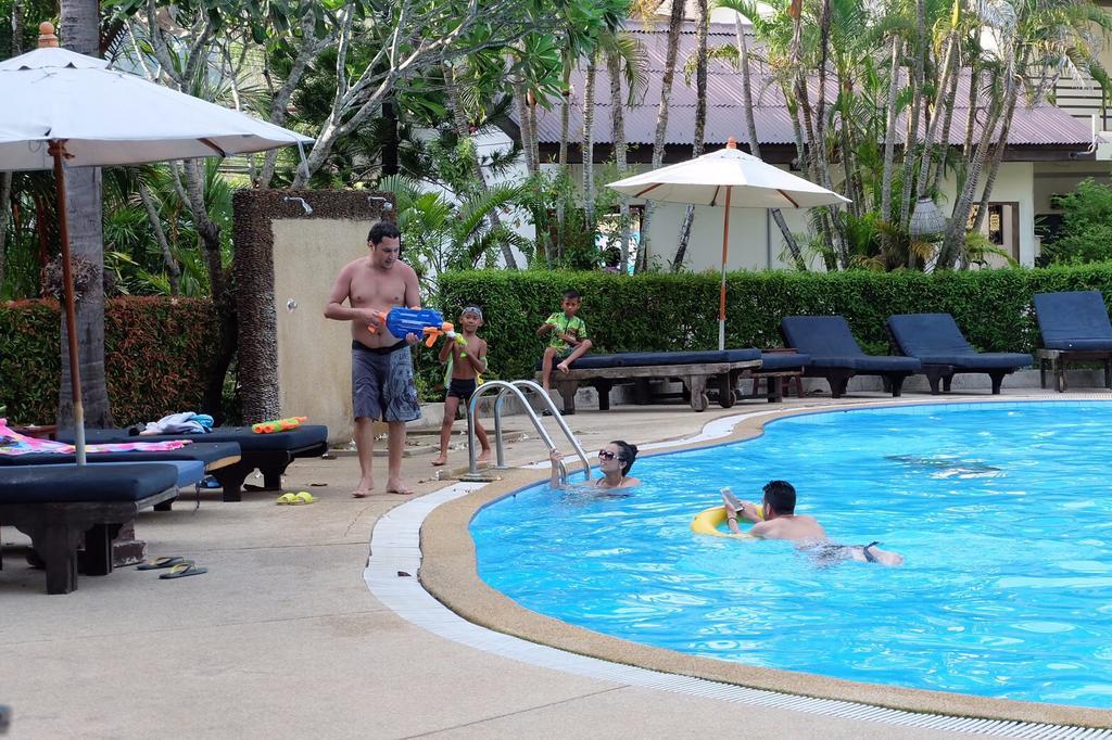 Bamboo Beach Hotel & Spa Patong Экстерьер фото