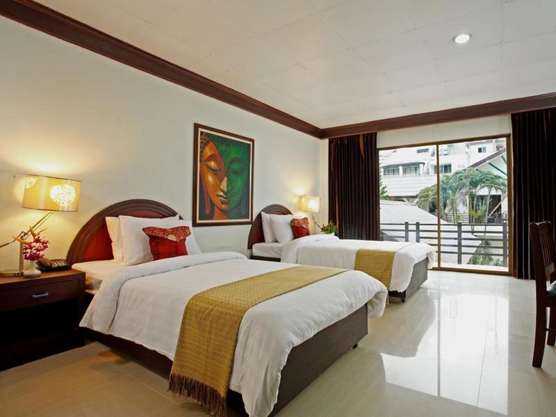 Bamboo Beach Hotel & Spa Patong Экстерьер фото