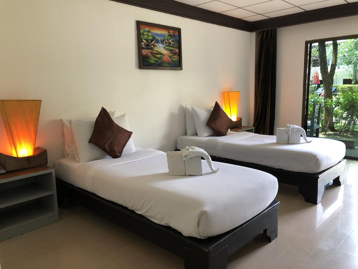 Bamboo Beach Hotel & Spa Patong Экстерьер фото