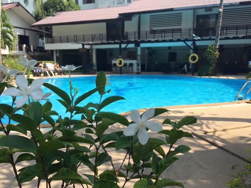 Bamboo Beach Hotel & Spa Patong Экстерьер фото