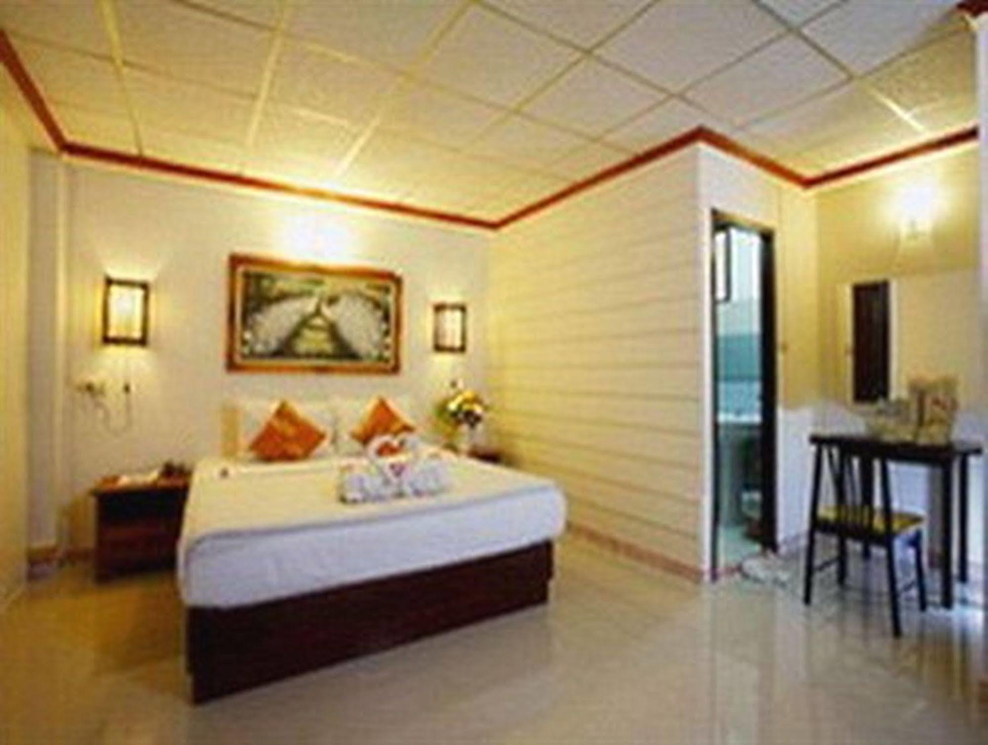 Bamboo Beach Hotel & Spa Patong Экстерьер фото